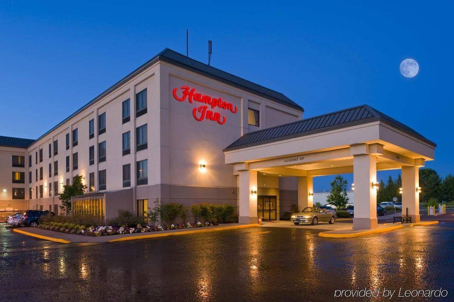 Hampton Inn Portland Airport Exterior foto