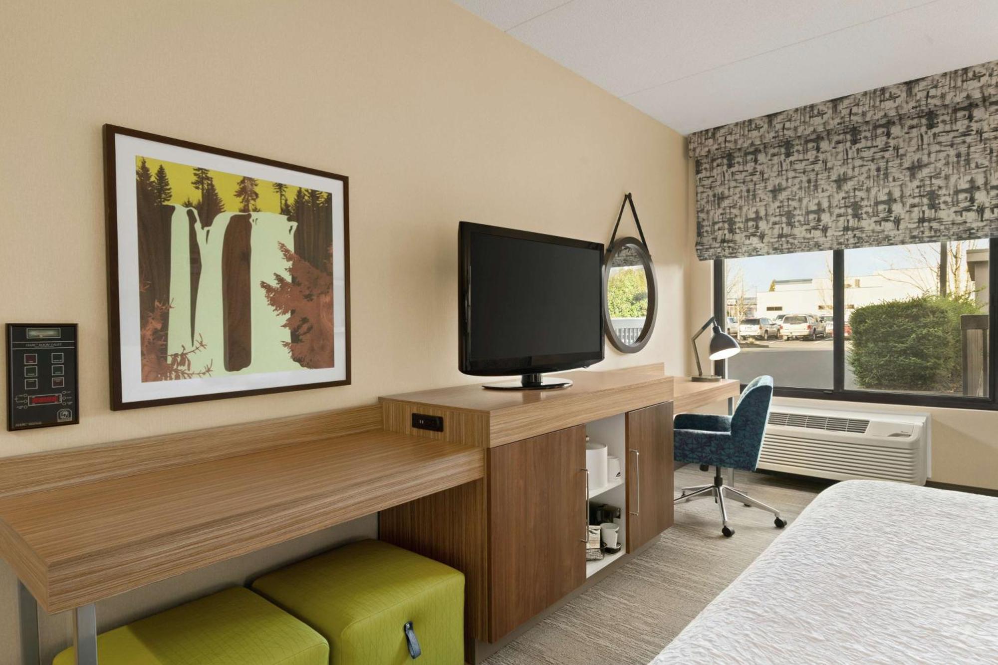 Hampton Inn Portland Airport Exterior foto