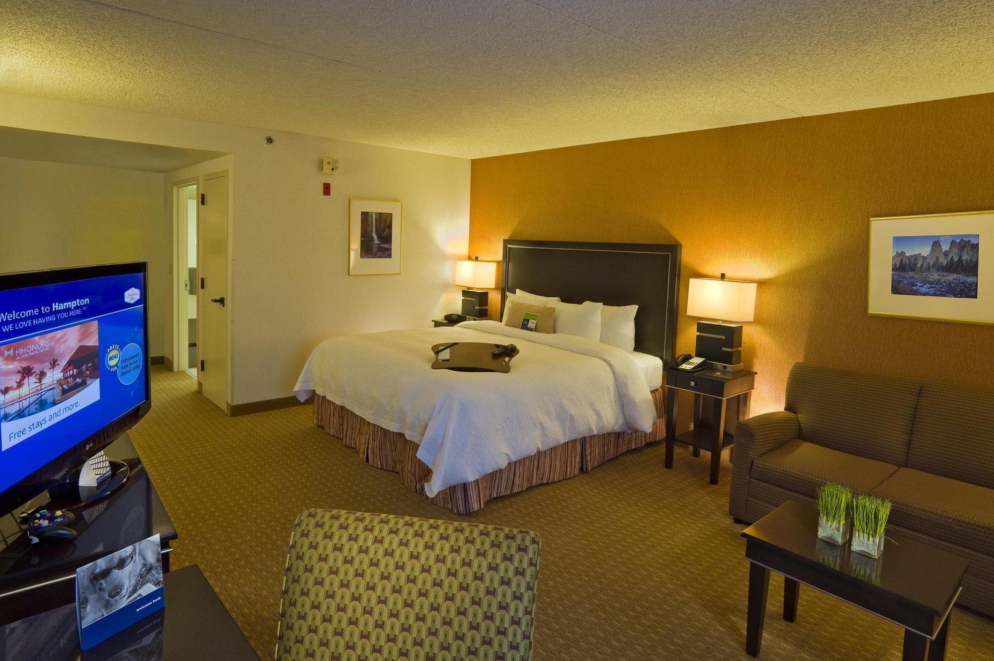 Hampton Inn Portland Airport Exterior foto